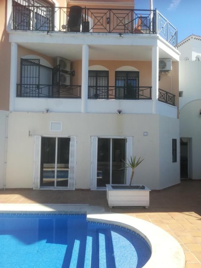 נרחה Burriana Holiday Apartments מראה חיצוני תמונה
